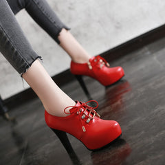 Chic Black Platform Heels with Decorative Chains - Edgy Sophistication for the Modern Woman