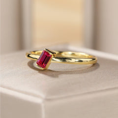 Royalblue Diamond Baguette Ring