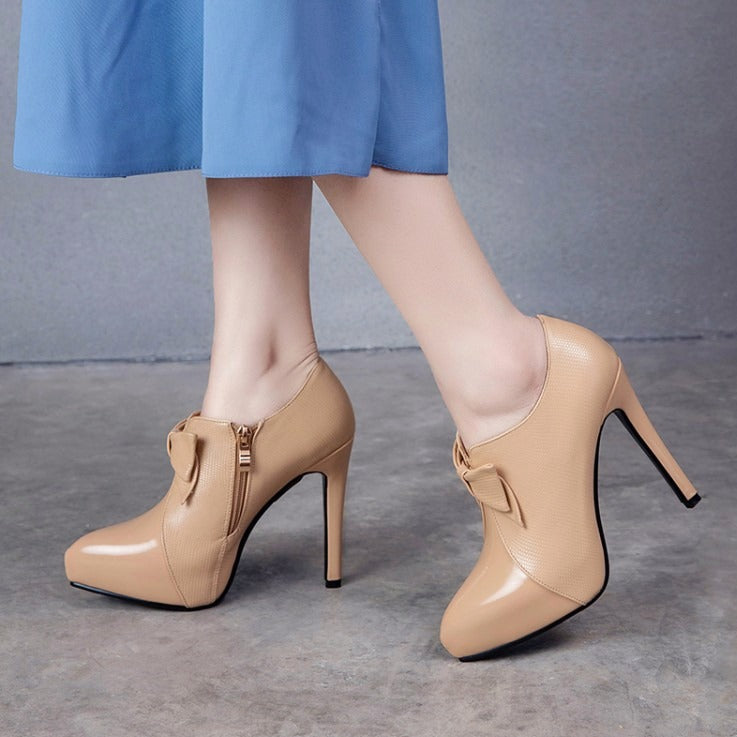 Classic Chic Ankle Boots with Decorative Buckle - Sophisticated Style for Everyday Elegance