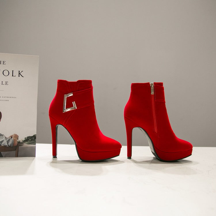 Elegant Suede Ankle Boots with Geometric Buckle - Sleek Style for Modern Women