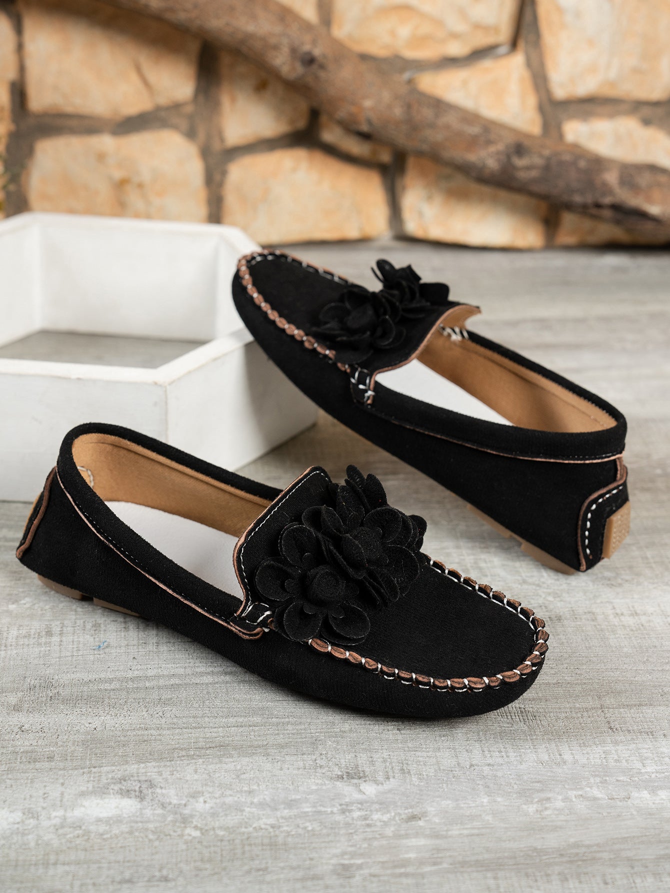 Comfy Slip-On Flower Suede Loafers