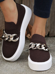 Zapatillas deportivas sin cordones con decoración de cadenas