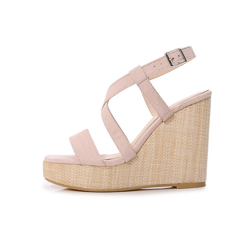 Crossover strap Buckled Sandals