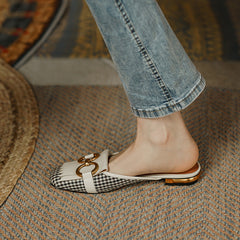 Mules planas a cuadros vintage Elin en color blanco